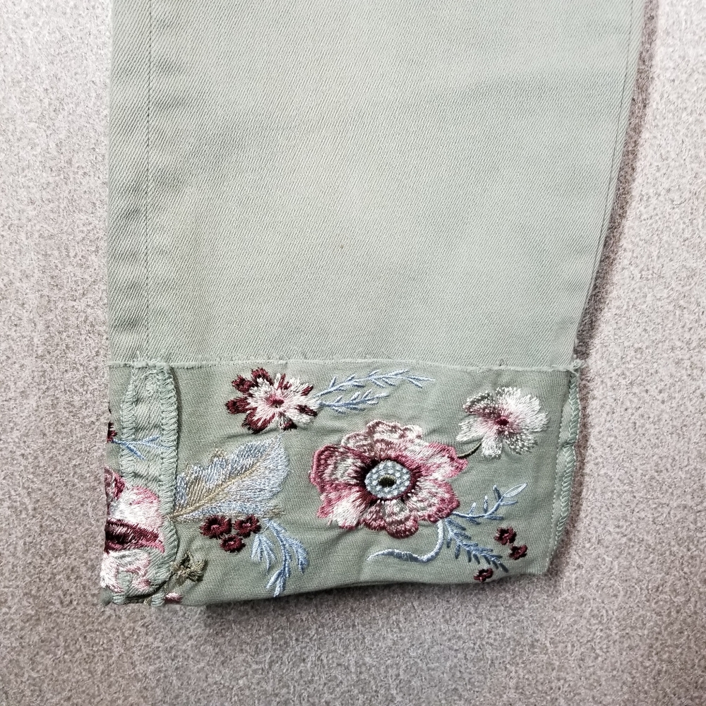 Driftwood | NWT Colette Cropped Embroidered Pants - Sage Green